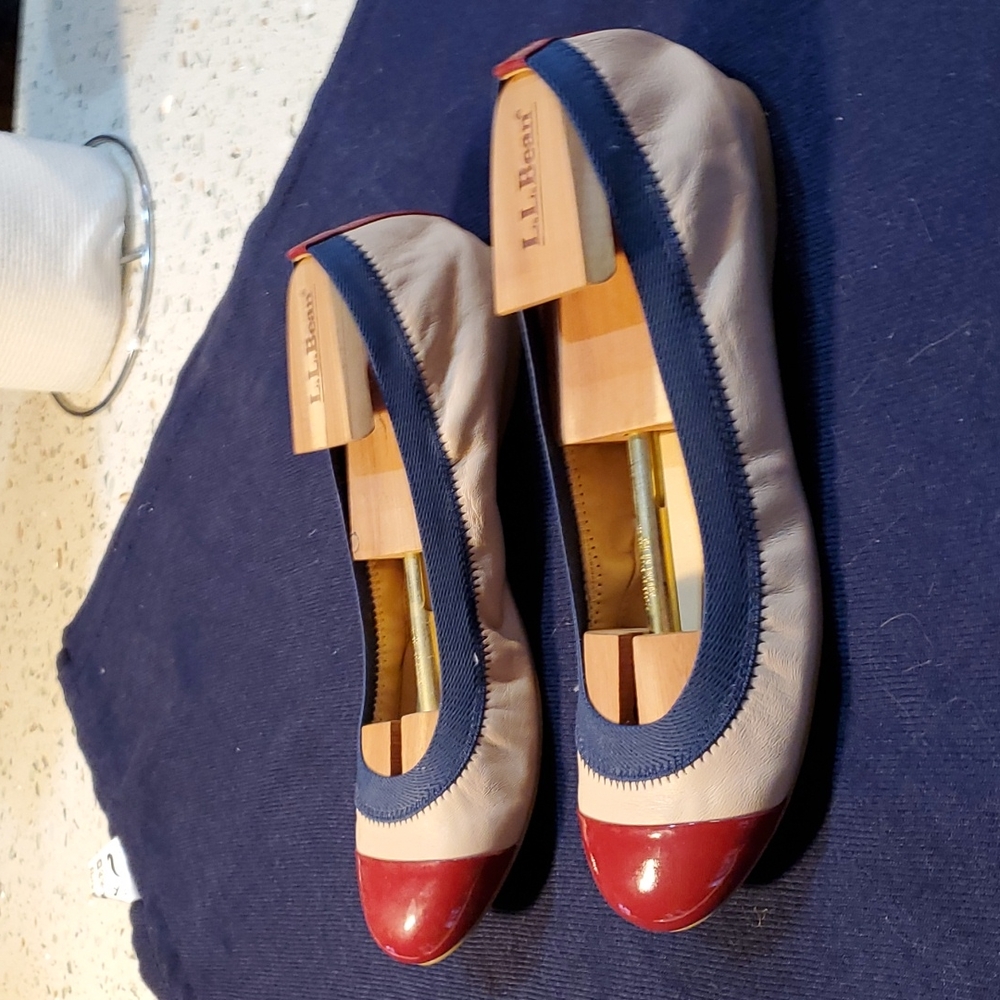 Women's flats